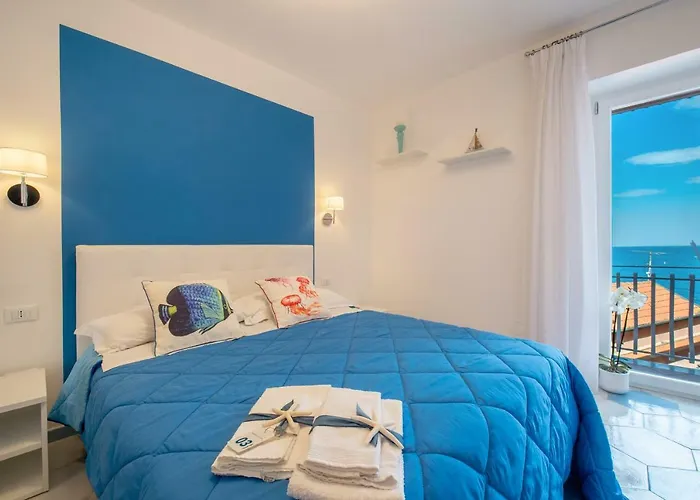 Caruso Sea View ゲストハウス 3*