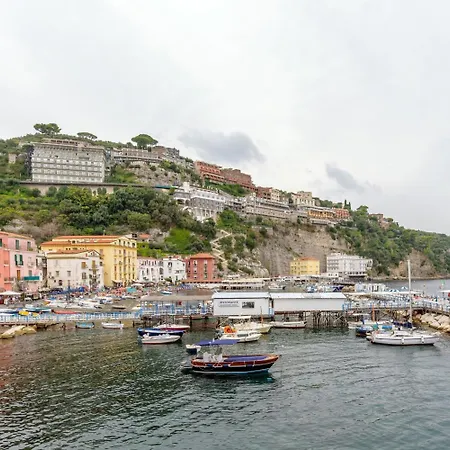 Pensjonat Caruso Sea View 3*