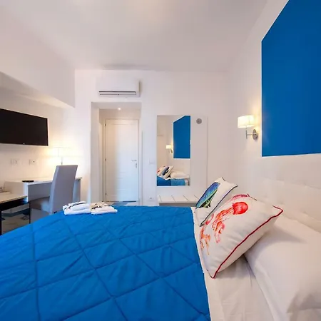 Pensión Caruso Sea View 3*