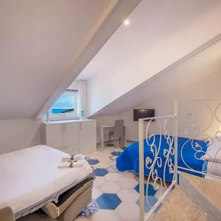 Casa de hóspedes Caruso Sea View 3*