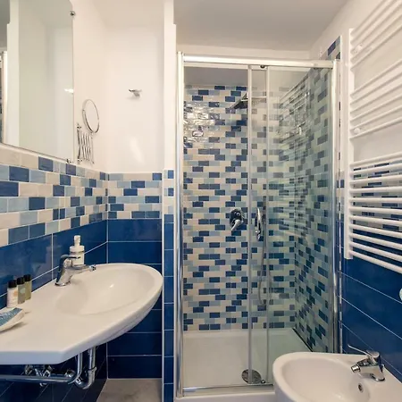 Caruso Sea View Pensionat 2*