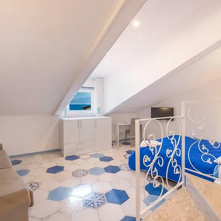 Pensión Caruso Sea View