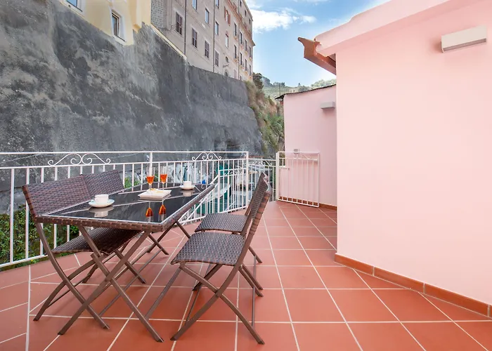 Caruso Sea View 3*